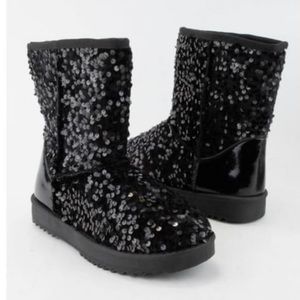 Black sequin snow boots (New)